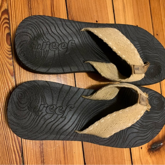 🩴 Reef Flip Flops 🩴 - Picture 3 of 12